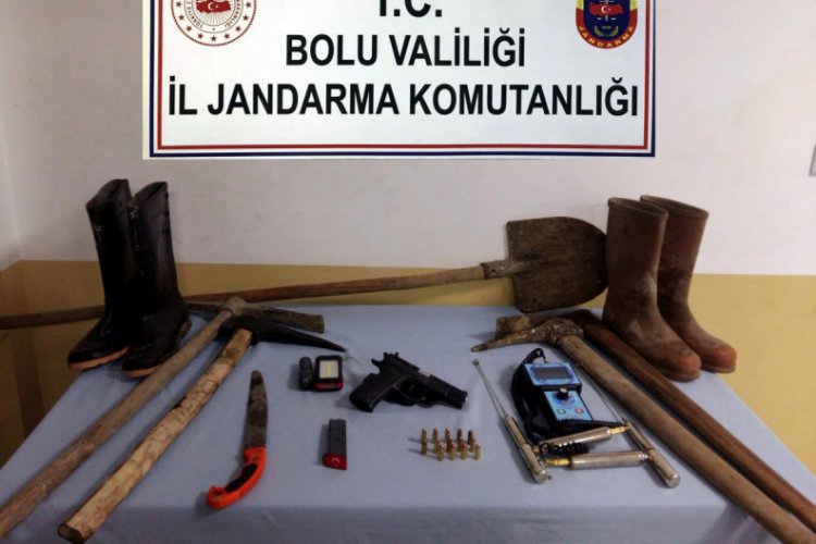 Koruma altındaki b&ouml;lgede kazı yaparken yakalananlara 'koronavir&uuml;s' cezası
