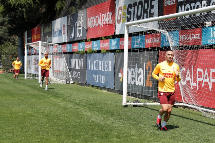 Galatasaray'dan sosyal mesafeli antrenman