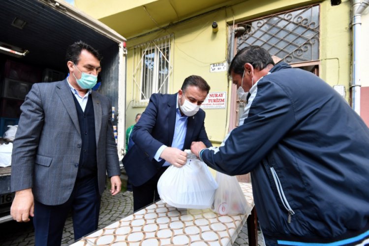 Bursa'da her g&uuml;n binlerce 'G&ouml;n&uuml;l Sofrası' kuruluyor
