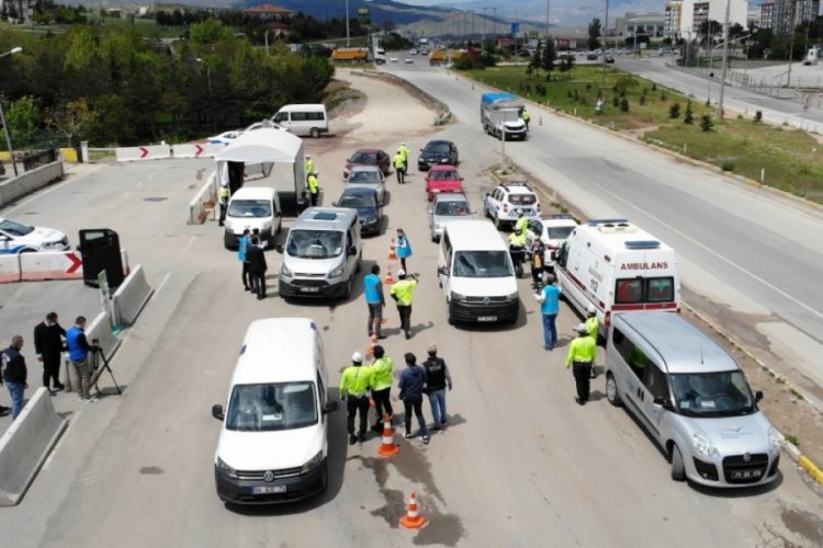 43 ilin ge&ccedil;iş noktasında ara&ccedil;lar tek tek durduruldu