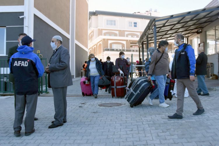 K&uuml;tahya'da karantinada kalan 460 kişi, memleketlerine g&ouml;nderildi