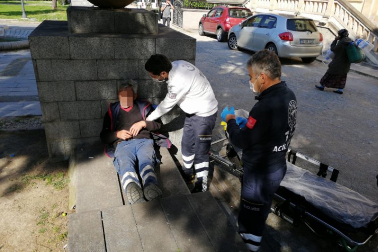 İki kişi alkol komasına girerek hastaneye kaldırıldı