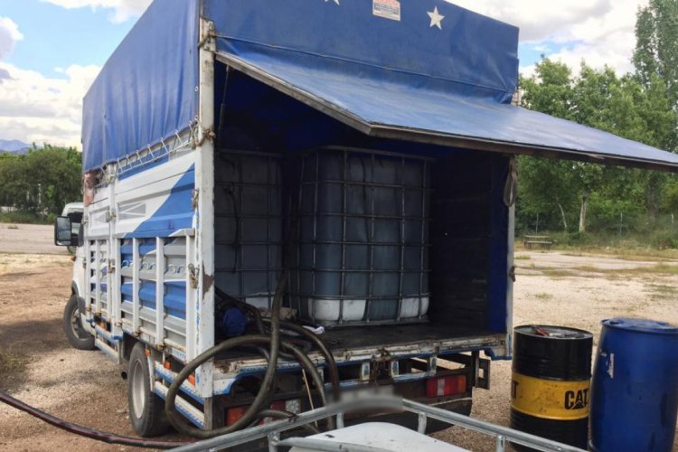 3 bin litre ka&ccedil;ak akaryakıt ele ge&ccedil;irildi