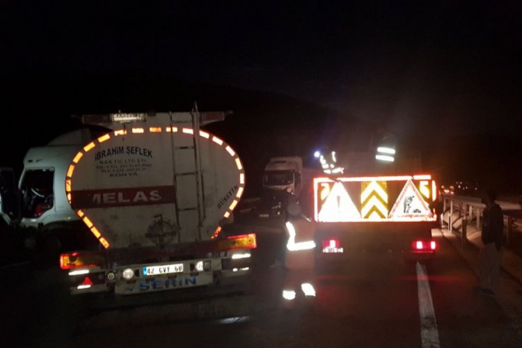 Freni boşalan tanker, karşı şeride ge&ccedil;ti