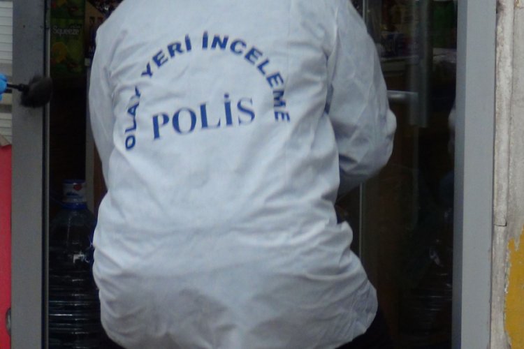 Bursa'da iş yerine giren hırsızlar kumbaradaki 5 bin TL'yi &ccedil;aldı