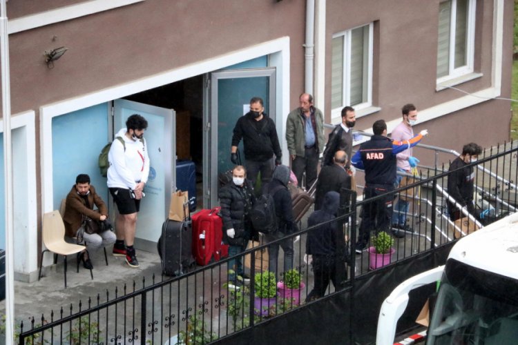 Zonguldak'ta karantina s&uuml;resi dolan 360 kişi, memleketlerine uğurlandı