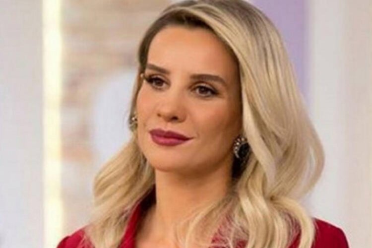 Esra Erol'dan koronavir&uuml;s taşıyan konuğuyla ilgili a&ccedil;ıklama