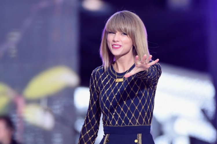 Taylor Swift bu sefer bir hemşireye s&uuml;rpriz yaptı