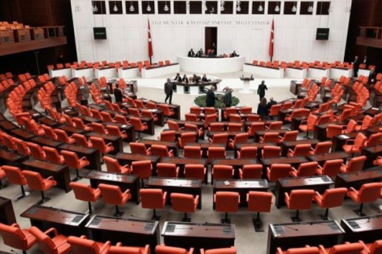 CHP'den sağlık &ccedil;alışanları i&ccedil;in yasa teklifi
