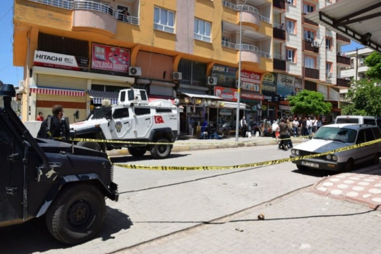 Amca &ccedil;ocukları arasında taşlı sopalı arazi kavgası