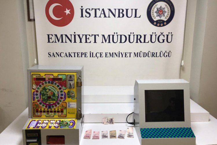 Yasağa rağmen kumar oynarken yakalandılar