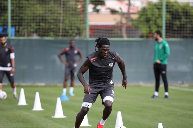 Alanyaspor hazırlıklarını s&uuml;rd&uuml;rd&uuml;