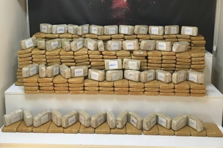TEM'de durdurulan tırda 155 kilo eroin ele ge&ccedil;irildi