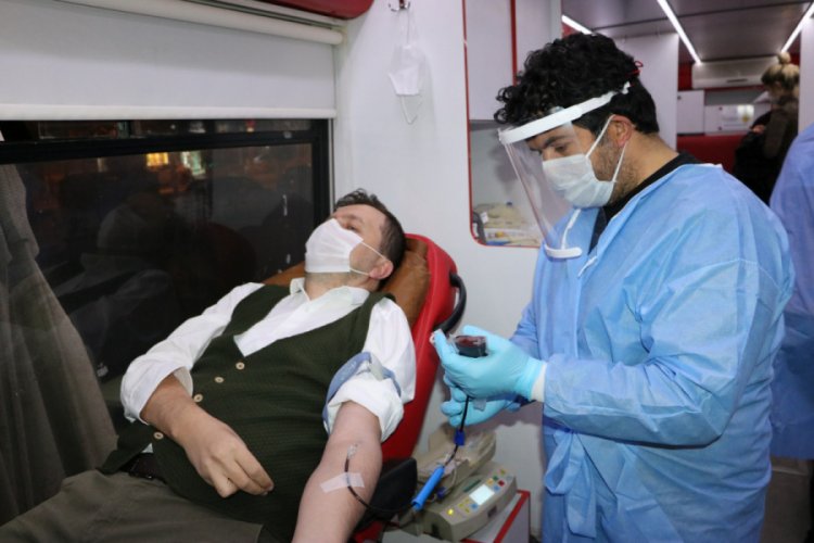 Sağlık &ccedil;alışanları kan bağışında bulundu