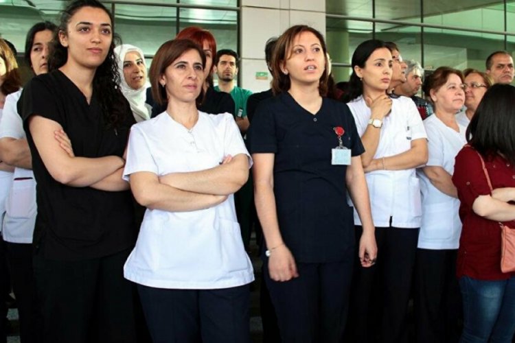 Koronavir&uuml;s anketi: Sağlık &ccedil;alışanlarına g&uuml;ven 10 &uuml;zerinden 9.9