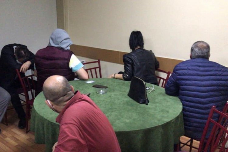 Kahvehanede yakalanan 26 kişiye 81 bin lira para cezası