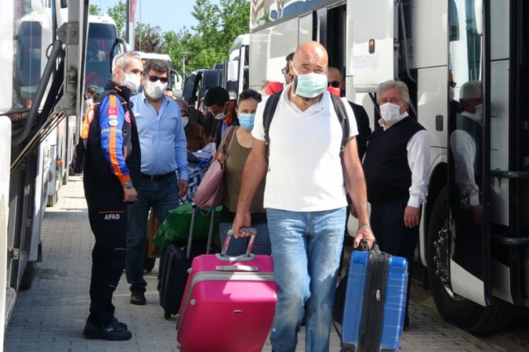 Bursa'da karantinası biten 437 vatandaş memleketlerine g&ouml;nderildi