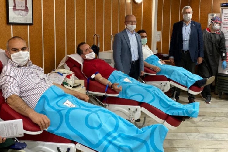 Bursa Milletvekili &Ouml;zen'den kan bağışı &ccedil;ağrısı