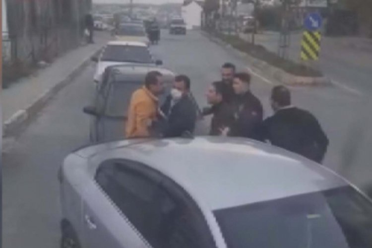 Bek&ccedil;i kimlik kontrol&uuml;nde tartıştığı kişiyi bacağından vurdu!