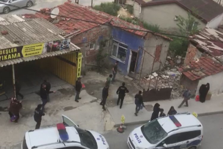 Mahalleyi karıştıran iğren&ccedil; iddia! Barakaya kapattılar