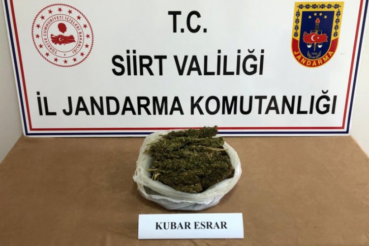 Siirt'te 1 kilogram esrar ele ge&ccedil;irildi