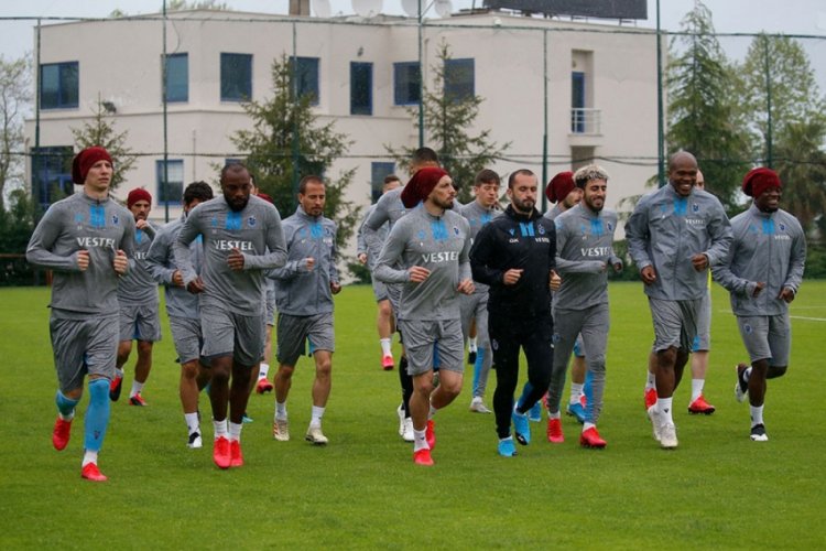 Trabzonspor takım halinde &ccedil;alışmalara başladı