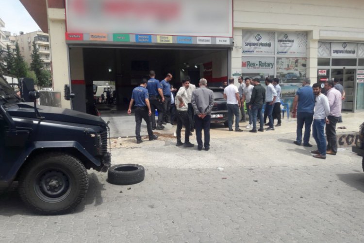 G&uuml;r&uuml;lt&uuml; kavgasında kan aktı: 5 yaralı