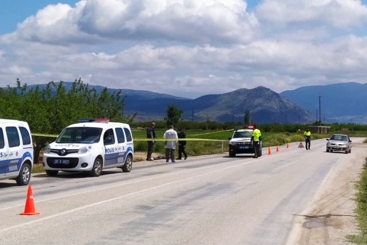 Eşini bı&ccedil;aklayıp cezaevine giren kişi, tahliye olunca oğlunu &ouml;ld&uuml;rd&uuml;