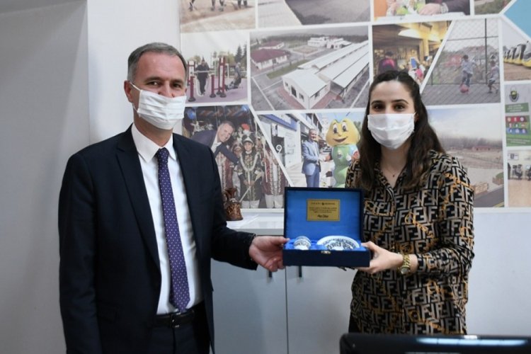 Bursa İneg&ouml;l Belediye Başkanı Taban personelin Anneler G&uuml;n&uuml;n&uuml; kutladı