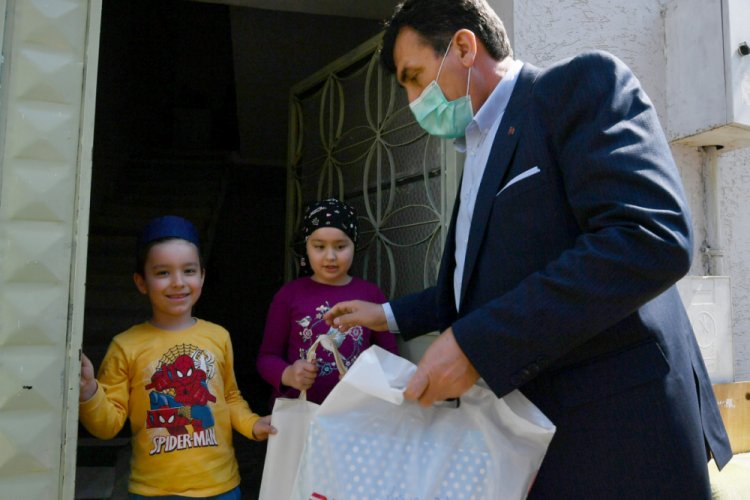 Bursa'da yetim &ccedil;ocuklara anlamlı ziyaret