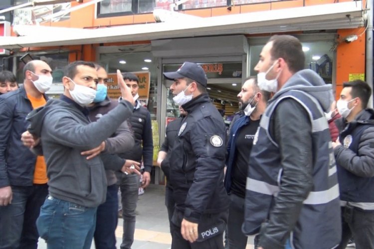 Esnaf ile polis arasında kapalı yol gerginliği
