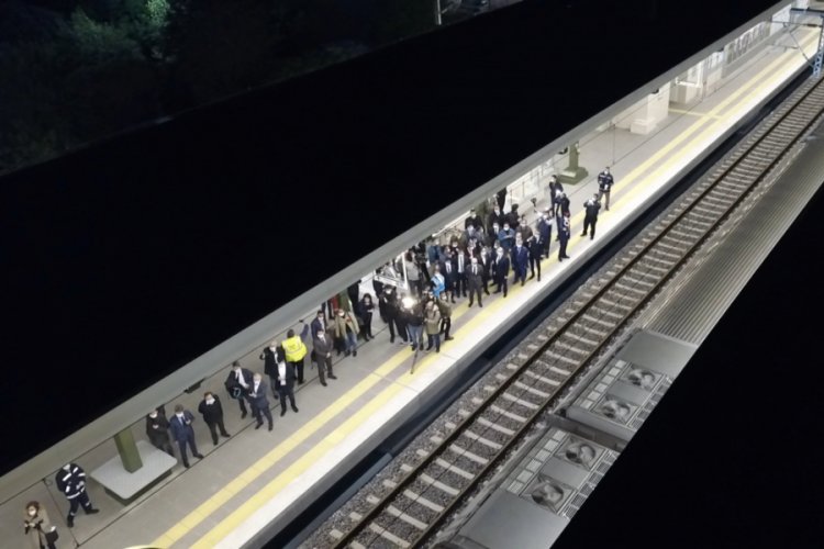 İki kıta arası ge&ccedil;iş yapan y&uuml;k treni Marmaray'dan ge&ccedil;ti
