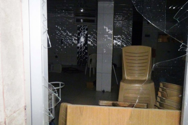 Hırsızlar d&uuml;ğ&uuml;n salonunu soydu