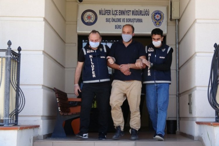 Bursa'da &ccedil;alıntı ara&ccedil;lar par&ccedil;alayarak satan zanlılar adliyede