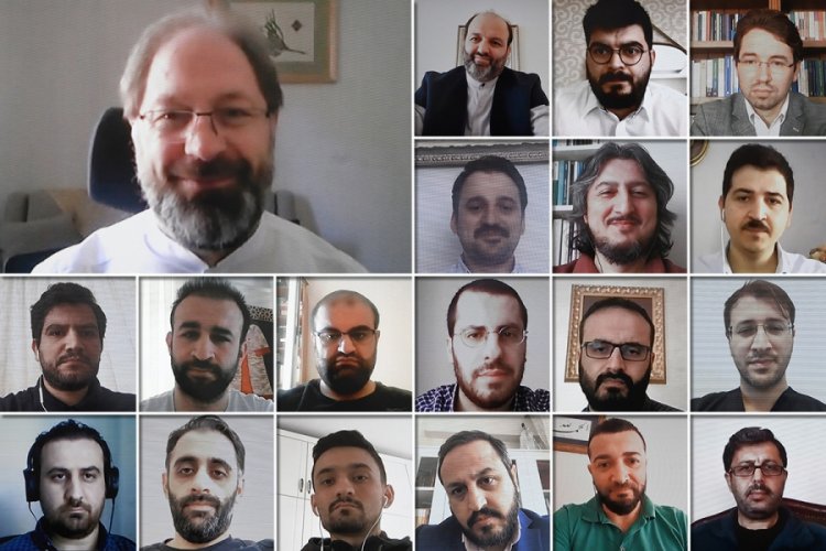 Diyanet İşleri Başkanı Erbaş, gen&ccedil;lerle video konferans y&ouml;ntemiyle g&ouml;r&uuml;şt&uuml;