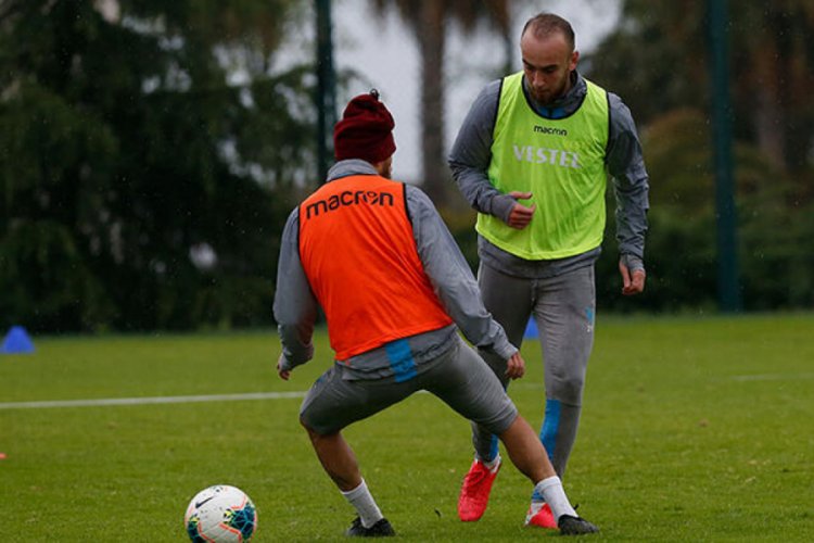 Trabzonspor &ccedil;ift antrenmanla &ccedil;alışmalarını s&uuml;rd&uuml;rd&uuml;