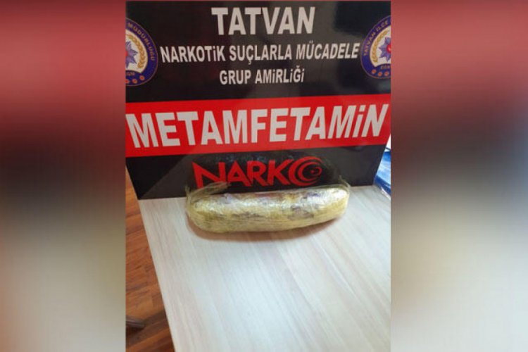 Yarım kilo 'metamfetamin' &ccedil;ıkan ara&ccedil;ta 4 g&ouml;zaltı