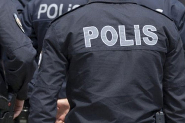 &Ccedil;ocukların bulunduğu ortamda havaya ateş a&ccedil;an polis a&ccedil;ığa alındı