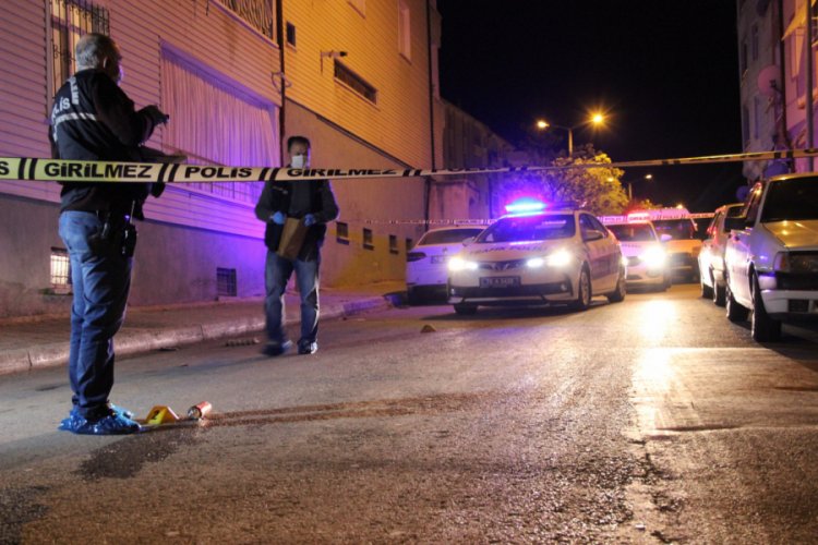 Tekel bayisini kundaklayan kişi ka&ccedil;amadan yakalandı