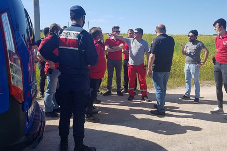 Kaybolan kadın bir g&uuml;n sonra drone yardımıyla tarlada bulundu