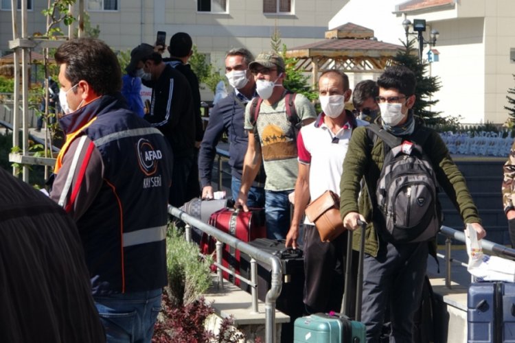 Karantina s&uuml;resi dolan 242 kişi memleketlerine uğurlandı