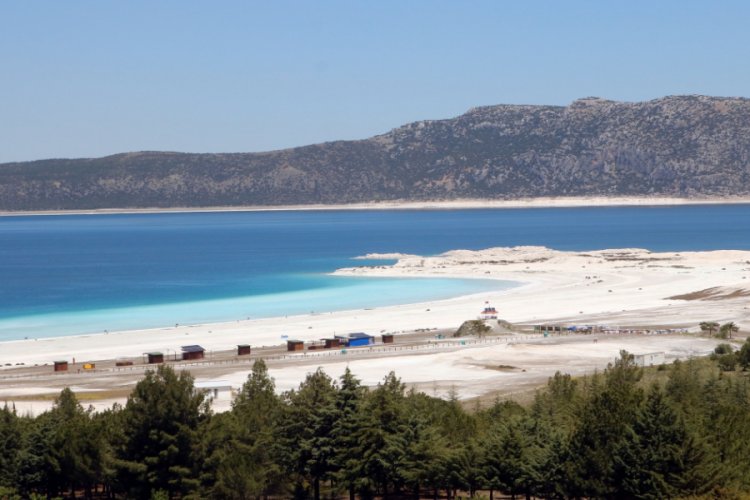 Salda G&ouml;l&uuml;'n&uuml;n taşınan kumları, geri geldi