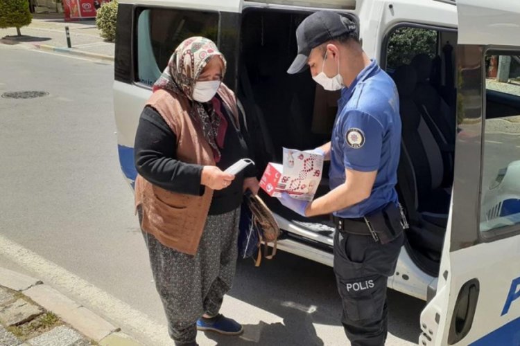 65 yaş ve &uuml;st&uuml; vatandaşların yardımına polis koştu