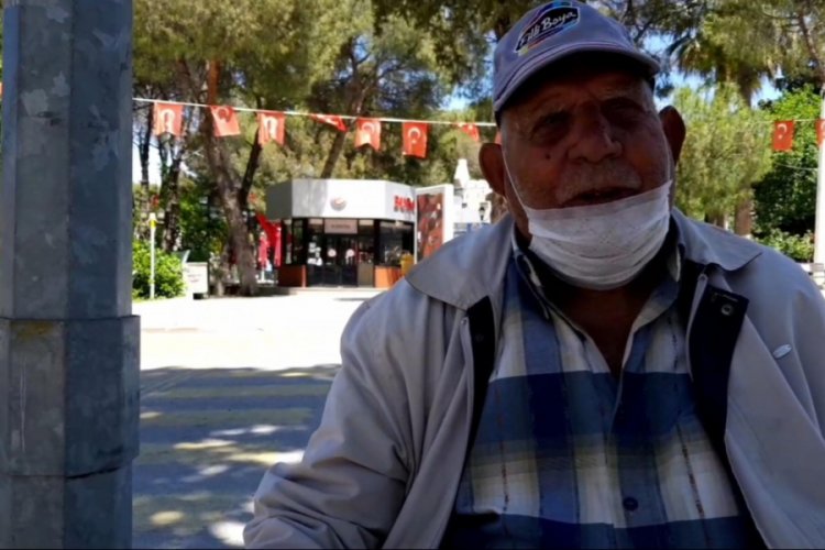 İzmir'de dışarı &ccedil;ıkma izninde boya tezgahının başına ge&ccedil;ti