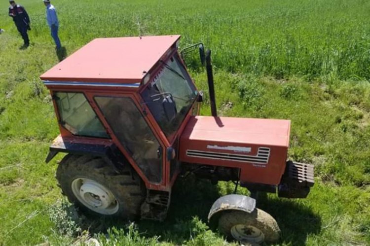 Konya'da &ccedil;alınan trakt&ouml;r, terk edilmiş halde bulundu