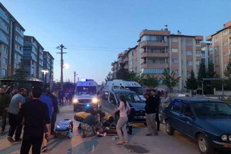 Beypazarı'nda otomobille motosiklet &ccedil;arpıştı