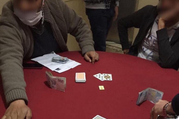 Kumar oynarken yakalanan 5 kişiye 6 bin TL ceza
