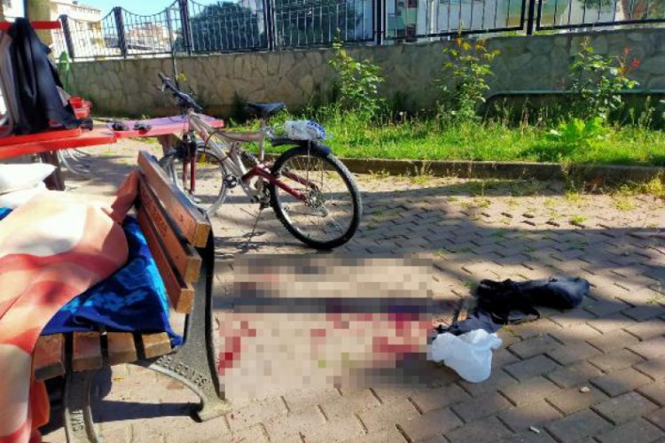 Bursa'da annesinden hatıra battaniyeyi vermeyince bı&ccedil;aklandı
