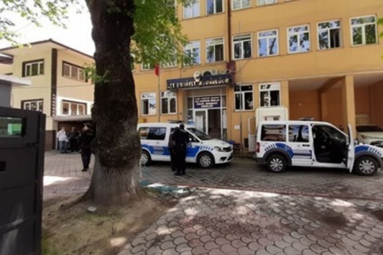 Cinayet ş&uuml;phelisi muhtar teslim oldu