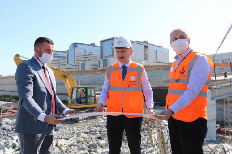 Ulaştırma Bakanı Karaismailoğlu, Başakşehir Şehir Hastanesi yollarını inceledi